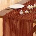 Chemin de table en gaze de coton terracotta — voile froisse