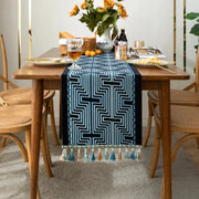 Chemin de table jacquard arabesque bleue, tissé à pompons