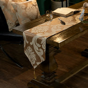 Chemin de table en jacquard beige, élégance feutrée