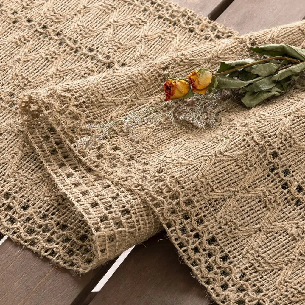 Chemin de table jute macramé — détail du tissage ajouré