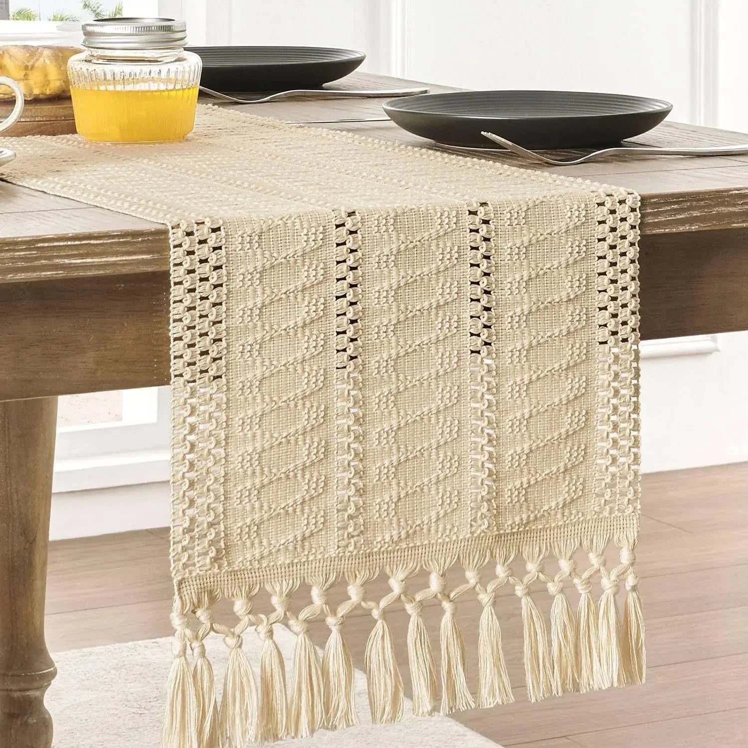 Chemin de table en macramé beige à franges nouées