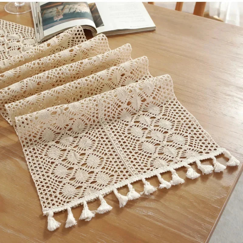 Chemins de table en macramé crème enroulés