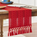 Chemin de table en macramé rouge à franges nouées