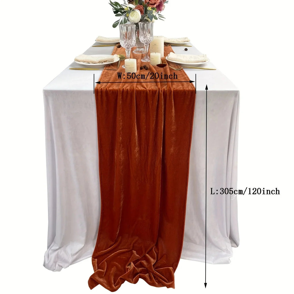 Dimensions du chemin de table en velours marron : 50 x 305 cm